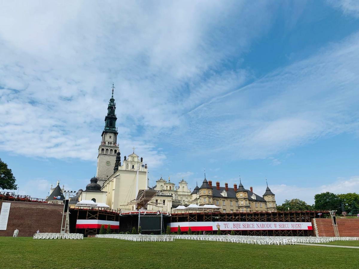 Dom Pielgrzyma Schr Hotel Grabowka Exterior foto